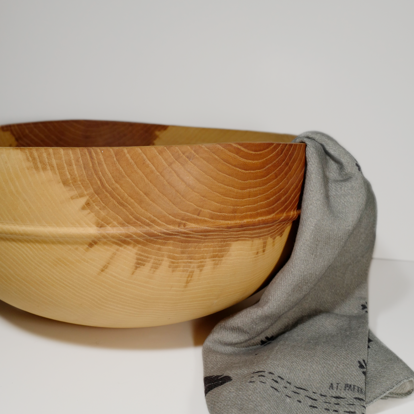 Thin Rim Two Toned Bowl